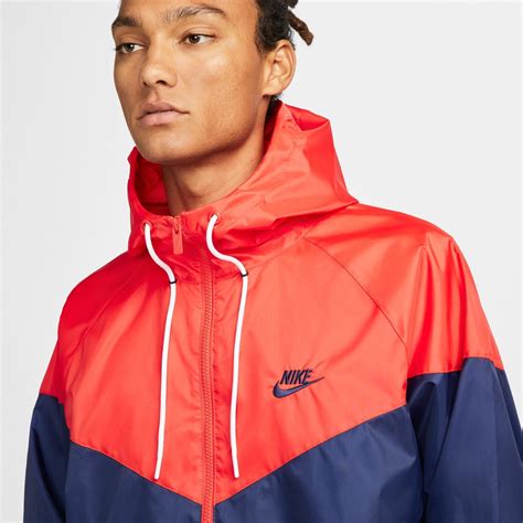 are nike running jackets waterproof